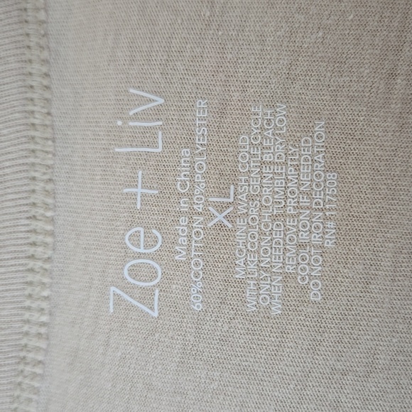 Zoe + Liv Graphic Tee - Picture 6 of 6